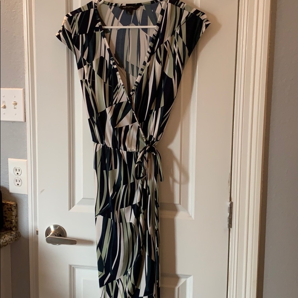 Banana republic factory printed wrap dress as XS